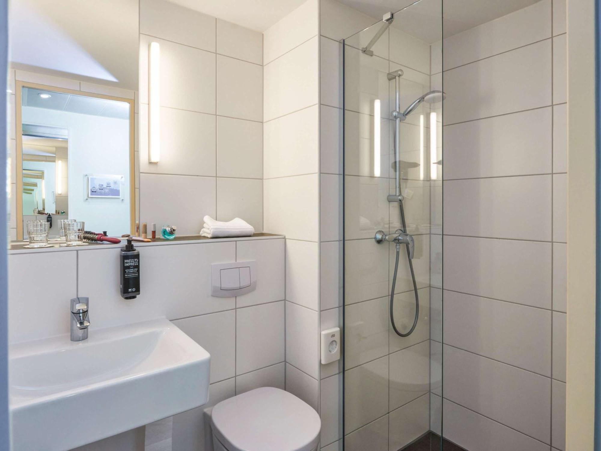 Ibis Budget Зинген Экстерьер фото